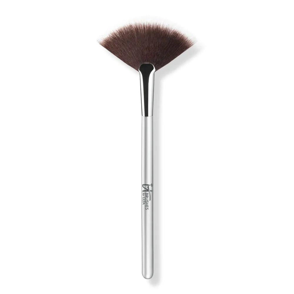 It Cosmetics Hairbrush Radiance Fan #116